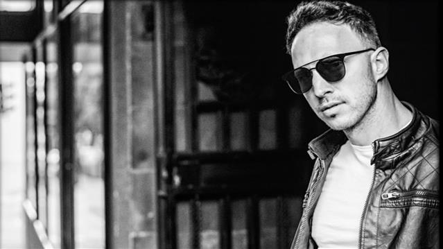 Soundcheck: John Niel's latest single 'Red Dress' | News Article