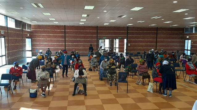 #Covid-19: Pelonomi kicks off Phase 2 vaccinations following protests | News Article