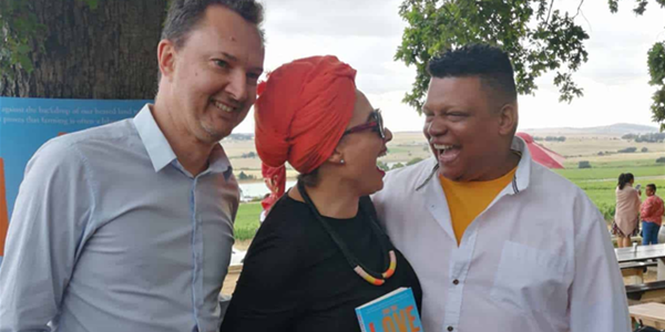 BoekHoek: Ivor Price & Kobus Louwrens se 'Hartstories van ons land se boere' BoekHoek: Ivor Price & Kobus Louwrens se 'Hartstories van ons land se boere' | News Article
