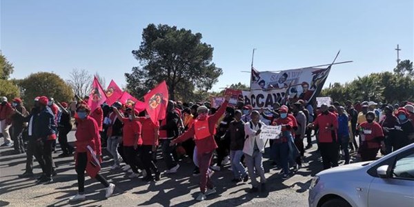 Saccawu hands over demands to retail group - PHOTOS Saccawu hands over demands to retail group - PHOTOS | News Article