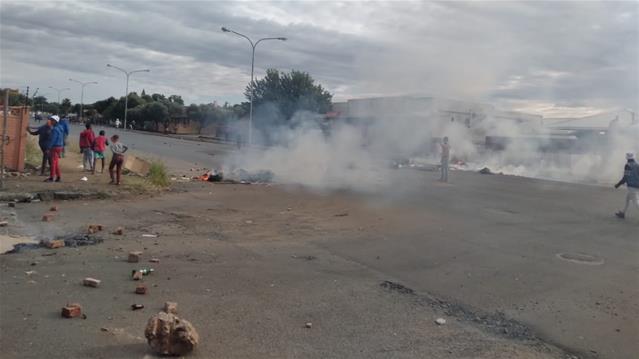 Theunissen residents anticipate answers | News Article