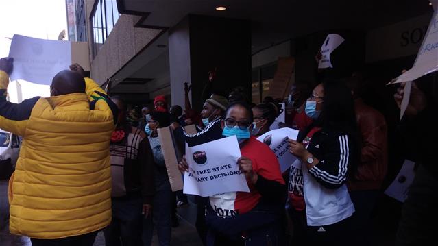 FS Legislature employees take to the streets - VIDEO | News Article