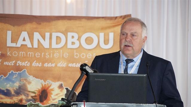 Landbounuus-podcast: VL gekant teen nasionalisering van grond | News Article