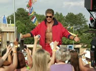 David Hasselhoff joins Dwayne Johnson's new 'Baywatch' movie | News Article