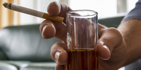 Smoking and drinking raise dementia risk | News Article