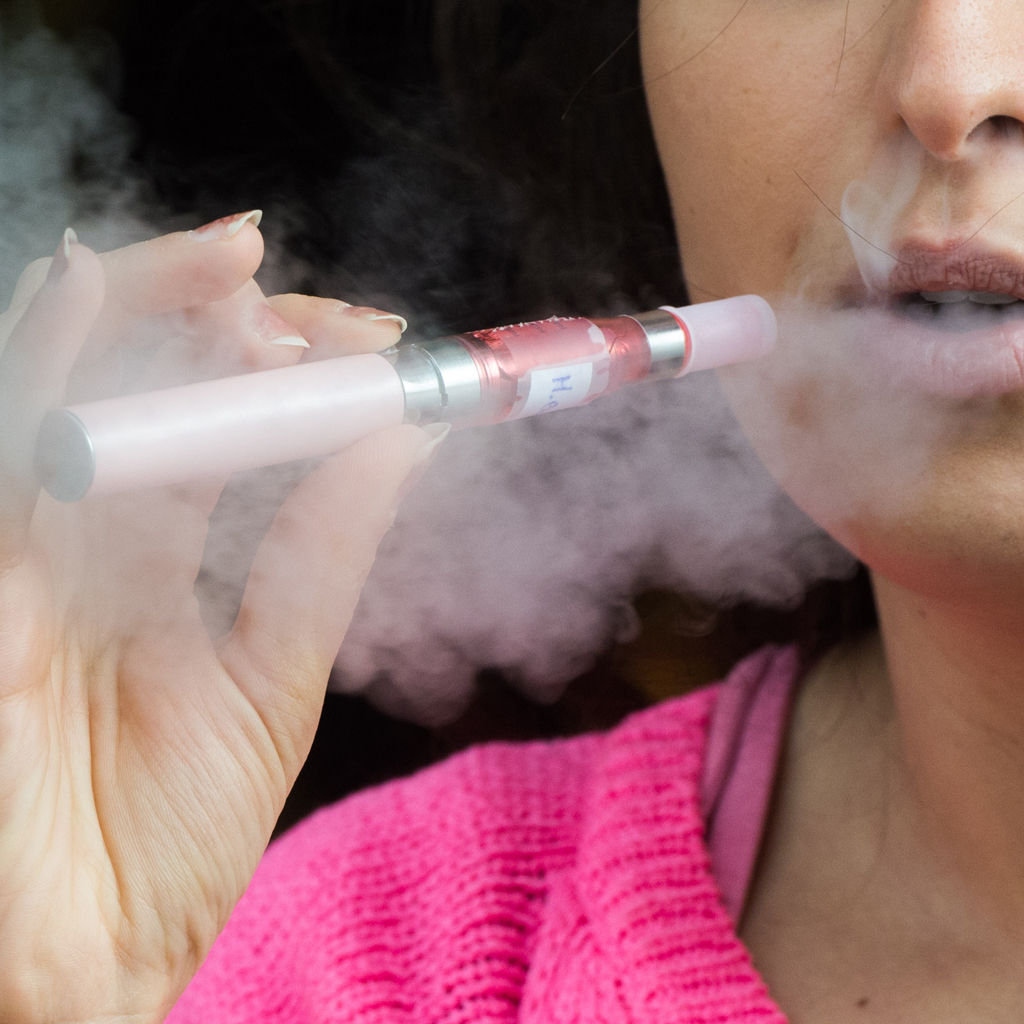 e-cigarette-fumes-could-harm-an-unborn-baby-s-brain-development-ofm